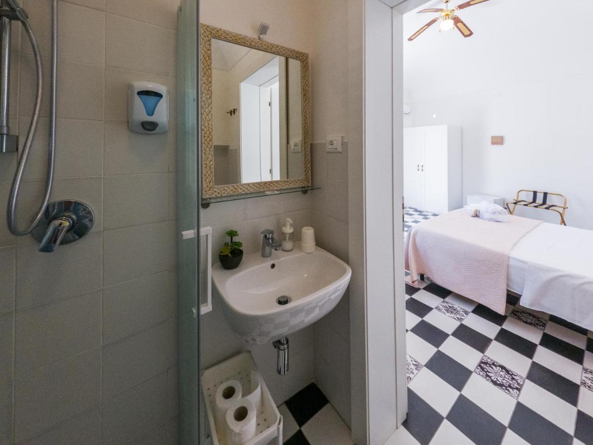 Poggiamico Guest House Фавиняна Екстериор снимка